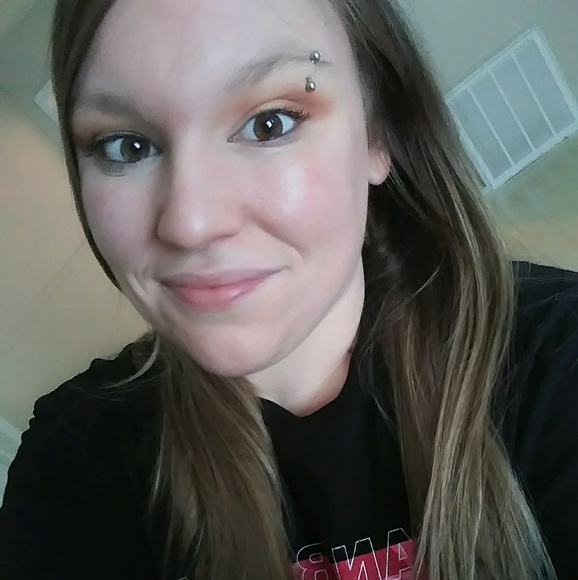 Profile Picture of Blake Hogan (@blakehg95) on Poshmark