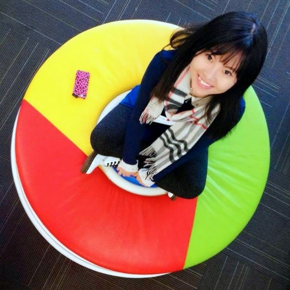 Profile Picture of Yun Li (@aiyely8625) on Poshmark