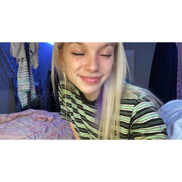 Profile Picture of Jazlyn Navrotsky (@bruhitsjazx) on Poshmark
