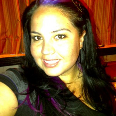 Profile Picture of Jenny Mireles (@jenyjenybobenny) on Twitter