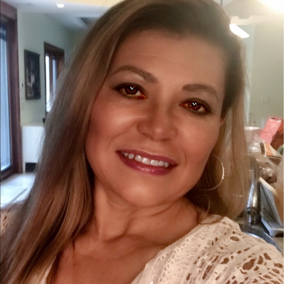 Profile Picture of Dianne Maor (@diannemaor) on Poshmark