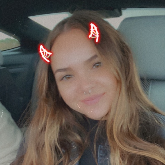 Profile Picture of Bryanna Shibley (@baesicb) on Poshmark