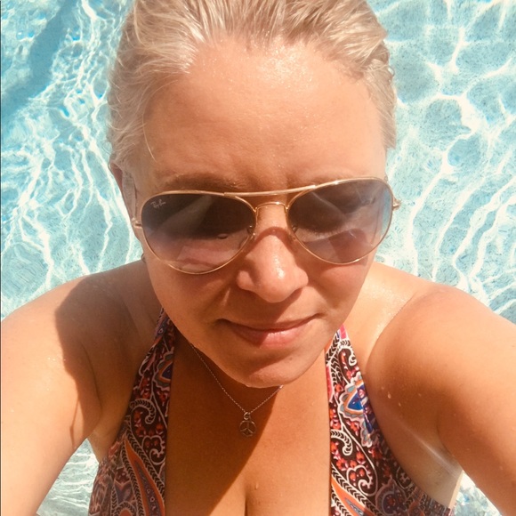 Profile Picture of Christine Brawley (@cebrawley) on Poshmark