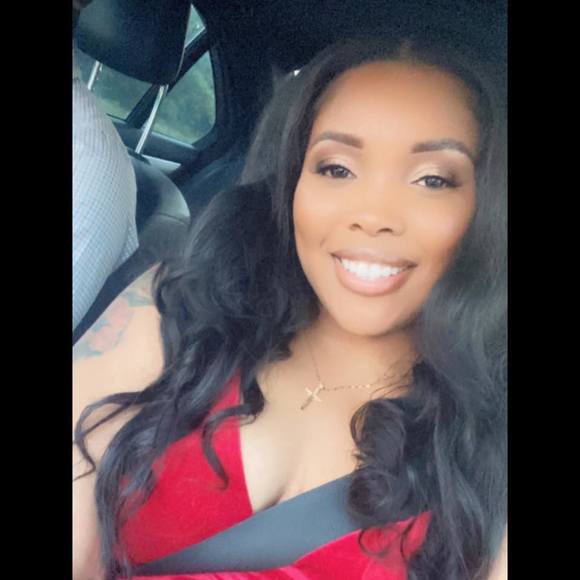 Profile Picture of Jovana Miles (@jovanam) on Poshmark