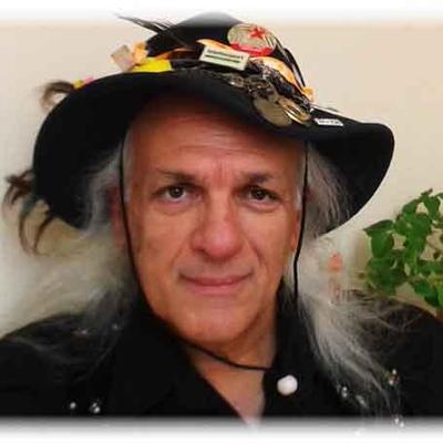 Profile Picture of Andreas 安德烈斯 Andreopoulos (@mhtiswan) on Twitter