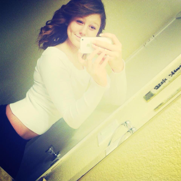 Profile Picture of Kaitlyn Kaylor (@_kaitlynkaylor) on Poshmark