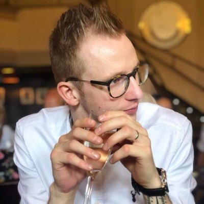 Profile Picture of Andy Bee (@MrAndyyyBee) on Twitter