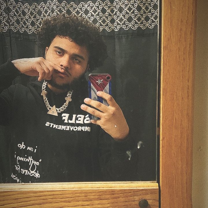 Profile Picture of felixarosa (@felix.frmyoke) on Tiktok