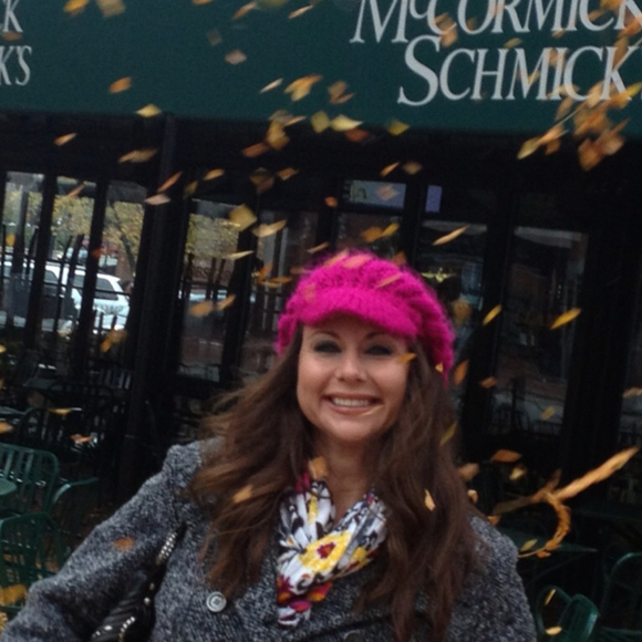 Profile Picture of Michelle Rubner (@mlrubner) on Poshmark