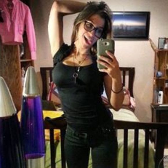 Profile Picture of Liz Barbanell (@ebarb562) on Poshmark