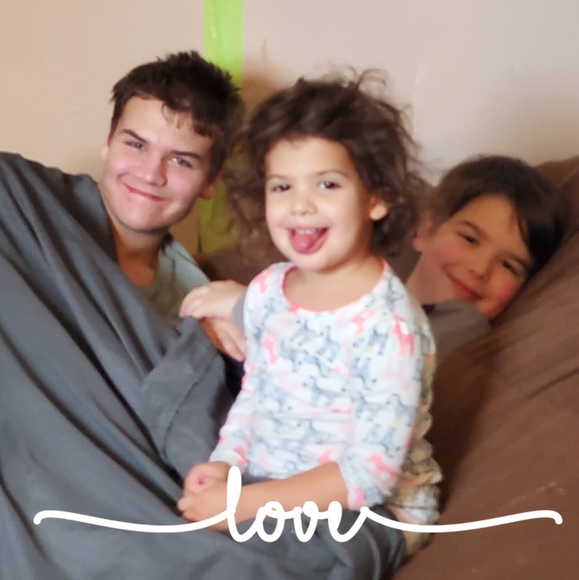 Alex Ennor - Poshmark Profile Picture of Alex Ennor (@alexennor) on Poshmark