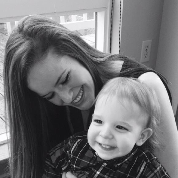 Profile Picture of Lucy Farnum (@lucyfarnum) on Poshmark