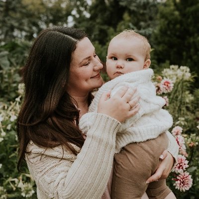 Profile Picture of Lisa Hobday (@lisahox) on Twitter