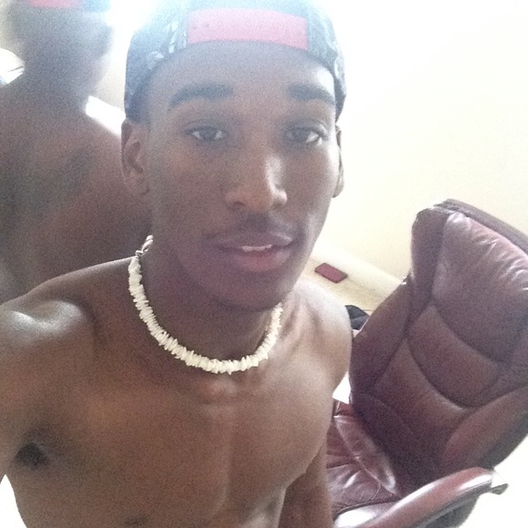 Profile Picture of Daron Mitchell (@daronm83) on Poshmark