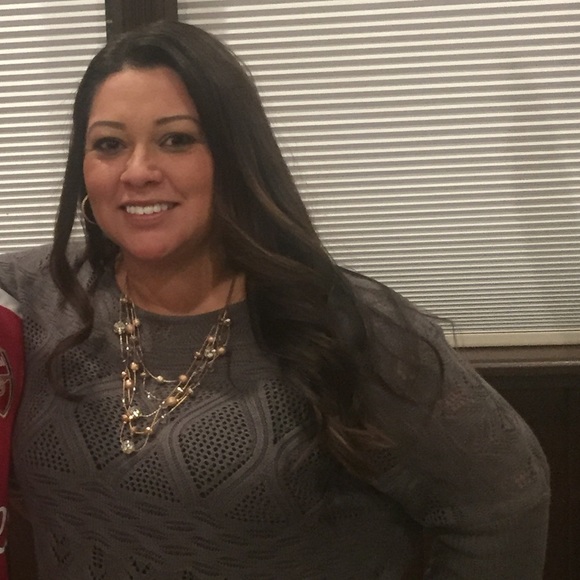 Profile Picture of Mariel Wolcott (@mwolcott18) on Poshmark