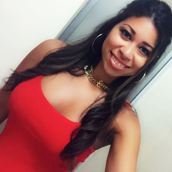 Profile Picture of Pamela Velasquez (@pamcakesxoxo) on Poshmark