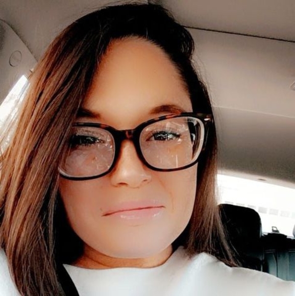 Profile Picture of Jessica Voorhis (@jessicavoorhis) on Poshmark