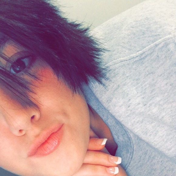 Mikailyn Holtry - Poshmark Profile Picture of Mikailyn Holtry (@mikailynholtry1) on Poshmark