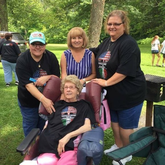 Profile Picture of Tina Willey (@tina42girls) on Poshmark