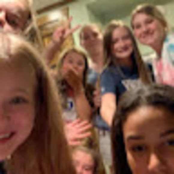 Profile Picture of Shae Pistorius (@shaepistorius) on Poshmark