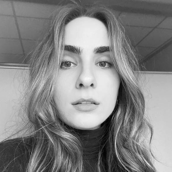 Profile Picture of Renée-claude Levesque (@reneeclevesque) on Poshmark