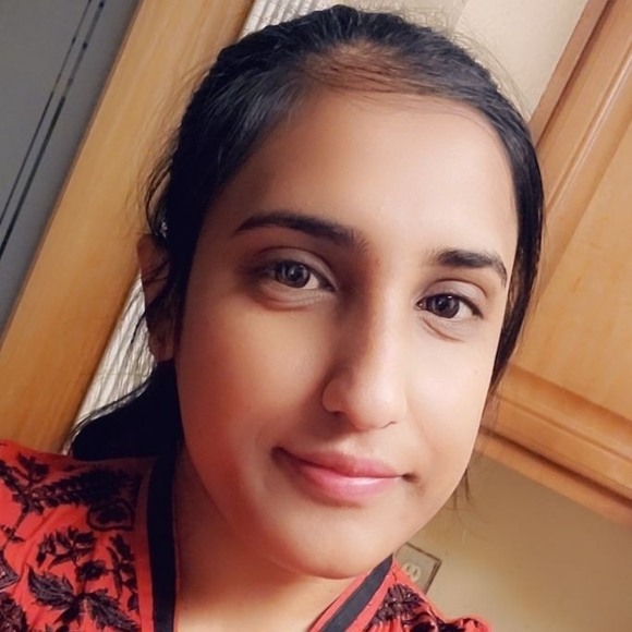 Profile Picture of Sehrish Fatima (@ppearl436) on Poshmark
