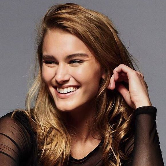 Profile Picture of Alexa Reinecke (@alexareinecke) on Poshmark