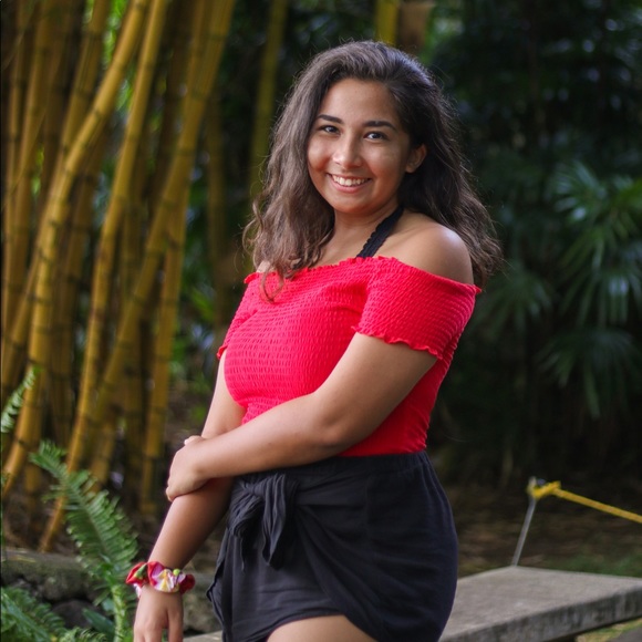 Profile Picture of !janina Abdelahad (@ohkayjaninaa) on Poshmark