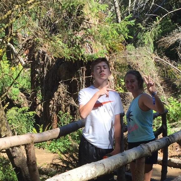 Profile Picture of Tony Vowles (@tony_vowles) on Poshmark