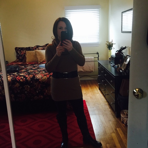 Profile Picture of Karen Milovich (@thesnib) on Poshmark