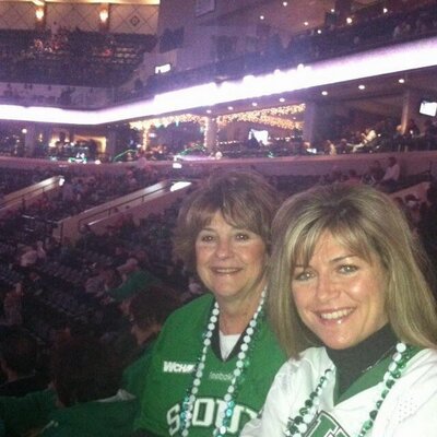 Profile Picture of Laura Saylor (@laurasaylor15) on Twitter