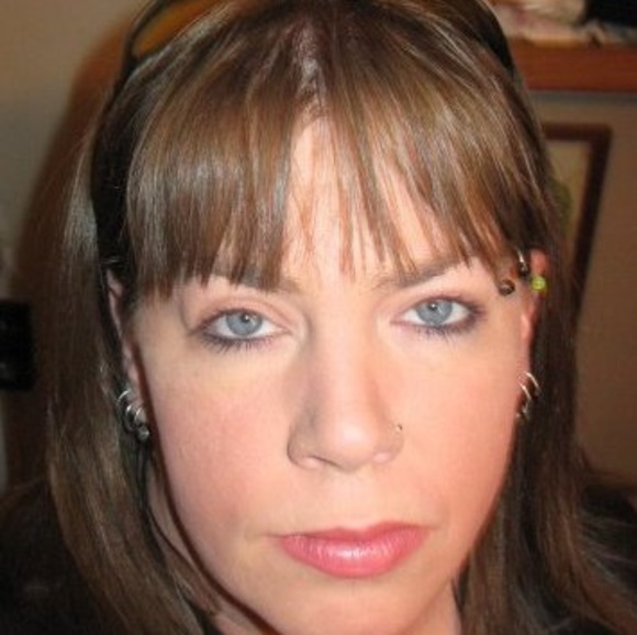 Profile Picture of Mary Kaylor (@scoutmomma33) on Poshmark