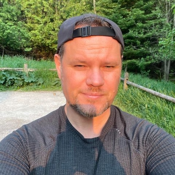Profile Picture of Daniel Saunders (@danielsaunde781) on Poshmark