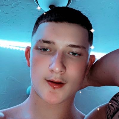 Profile Picture of Kris Hoskins (@krishoskins8) on Twitter