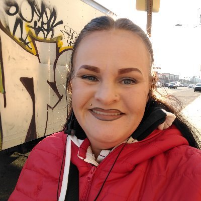 Profile Picture of LORI HUDSON (@lh12021978) on Twitter