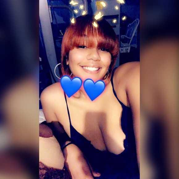 Profile Picture of Alexis Miliner (@amiliner) on Poshmark