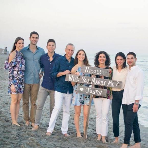 Profile Picture of Robin Bell (@robinbmom) on Poshmark