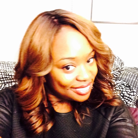 Profile Picture of Efe Ihonde (@efiho) on Poshmark