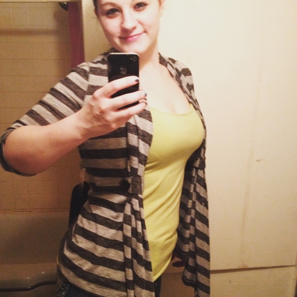 Profile Picture of Tiffany Mceachen (@tiffany1994m) on Poshmark