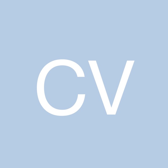 Profile Picture of Claudia Valentine (@clauvalentine) on Poshmark