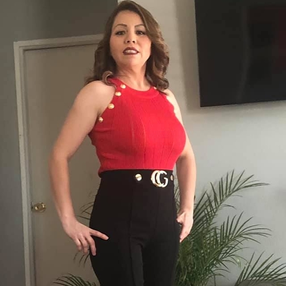 Profile Picture of Janet Velasquez (@janet_velasquez) on Poshmark