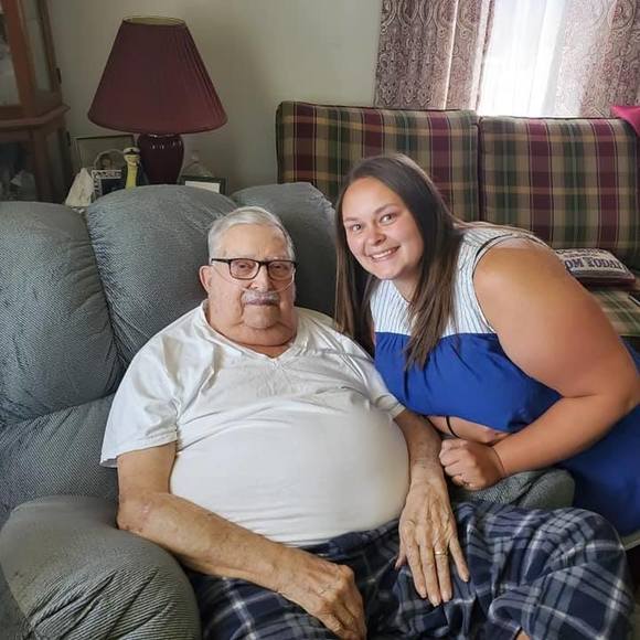 Profile Picture of Raechelle Steele (@raechelle1994) on Poshmark