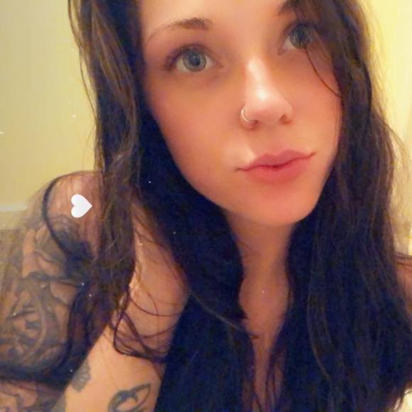 Profile Picture of Alex Holbert (@alexholbert) on Poshmark