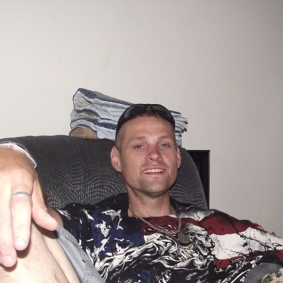 Profile Picture of Jason Whisman (@ollieon) on Poshmark