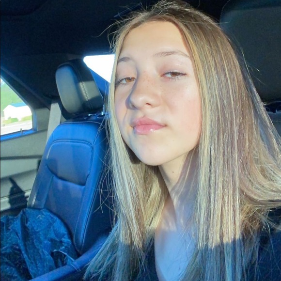 Profile Picture of Kelsey Cameron (@kelseycameron8) on Poshmark