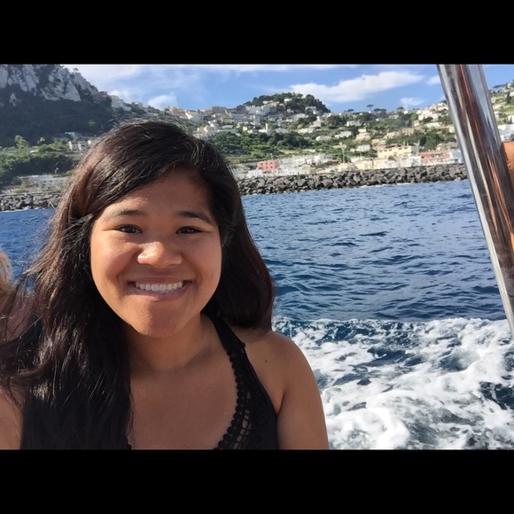 Savra Chhum - Poshmark Profile Picture of Savra Chhum (@savchh) on Poshmark