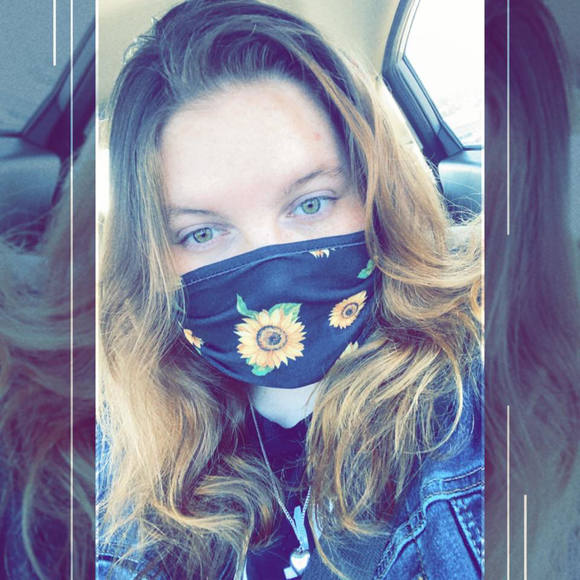 Profile Picture of Janielle Mosely (@nellyboat19) on Poshmark