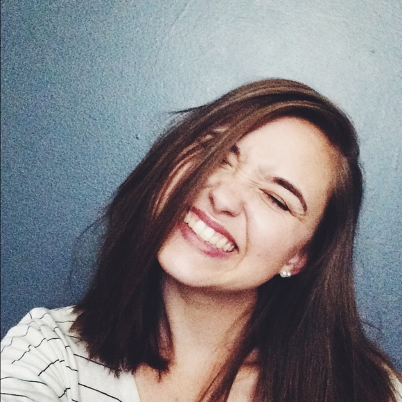 Profile Picture of Norah Blow (@norah_blow) on Poshmark