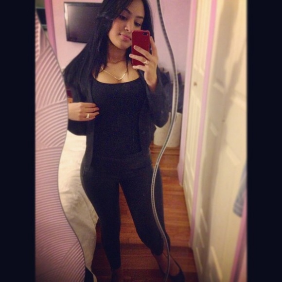 Profile Picture of Julian Espinal (@julian019) on Poshmark