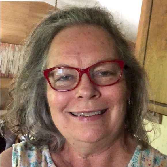 Profile Picture of Valorie Walker (@bavwalker) on Poshmark